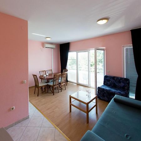 Apartments Danijela 2 ซูโกชัน ภายนอก รูปภาพ
