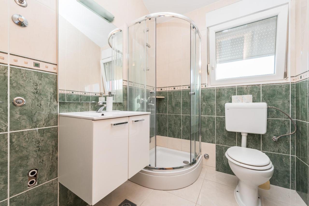 Apartments Danijela 2 ซูโกชัน ภายนอก รูปภาพ